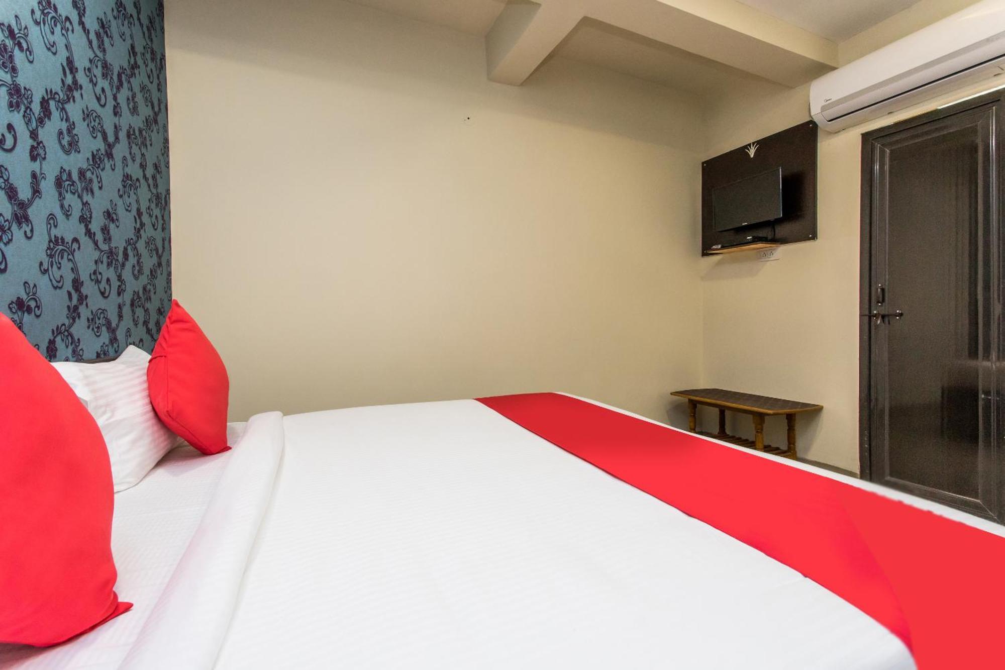 Jmc Hotel Blue Inn Indore Exterior photo